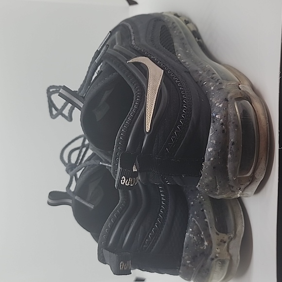 Mens size 12 Air max - Picture 3 of 4